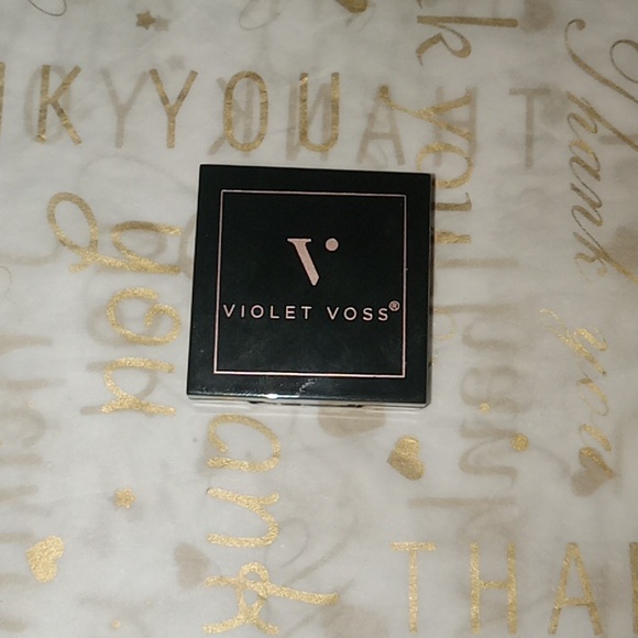 Violet Voss Eyeshadow - Picture 1 of 2